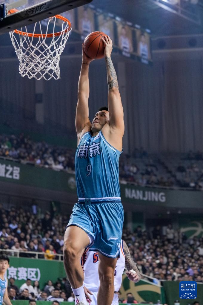 利将英超争 利将英超争