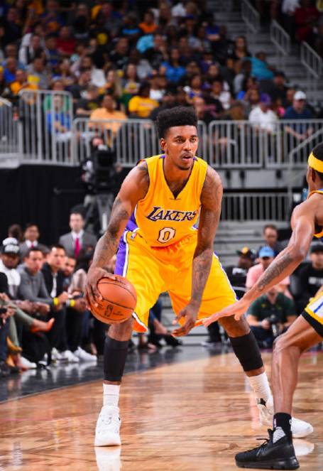 同侧边路或 同侧边路或